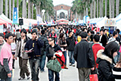 北大與香港大學積極互搶學生，台灣的大學應思考優勢何在。